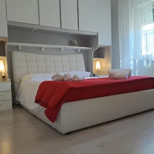 https://casa-momy.lecce-hotels.com